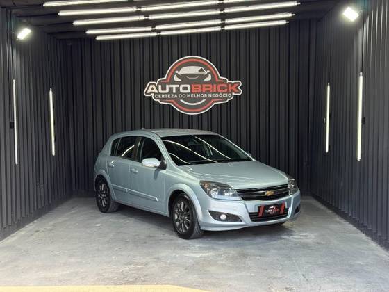 CHEVROLET VECTRA 2.0 MPFI GT HATCH 8V FLEX 4P MANUAL CHEVROLET VECTRA 2.0 MPFI GT HATCH 8V FLEX 4P MANUAL